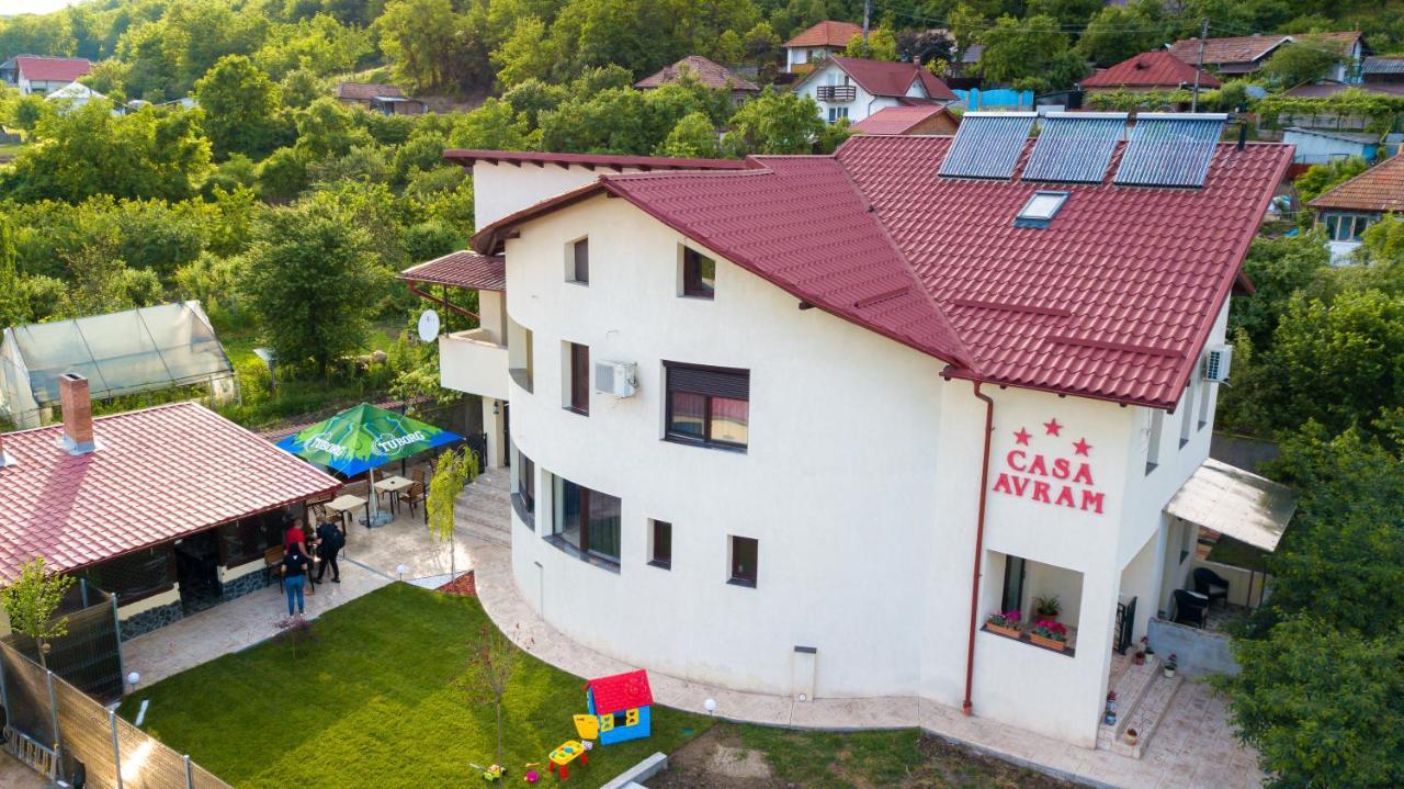 Casa Avram Villa รึมนิคูวัลเจีย ภายนอก รูปภาพ