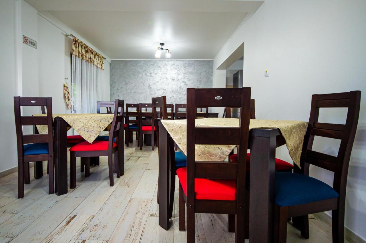 Casa Avram Villa รึมนิคูวัลเจีย ภายนอก รูปภาพ
