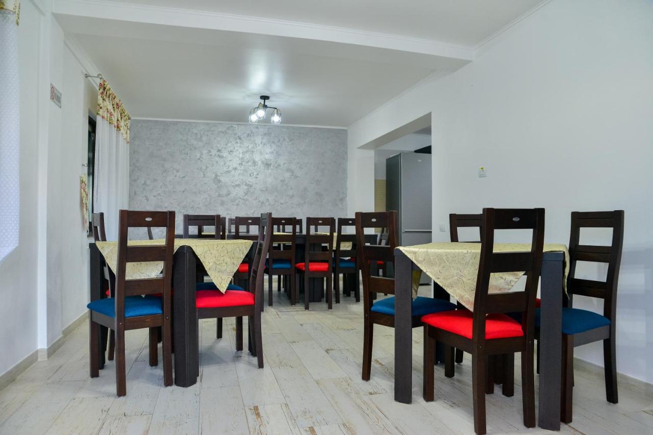 Casa Avram Villa รึมนิคูวัลเจีย ภายนอก รูปภาพ